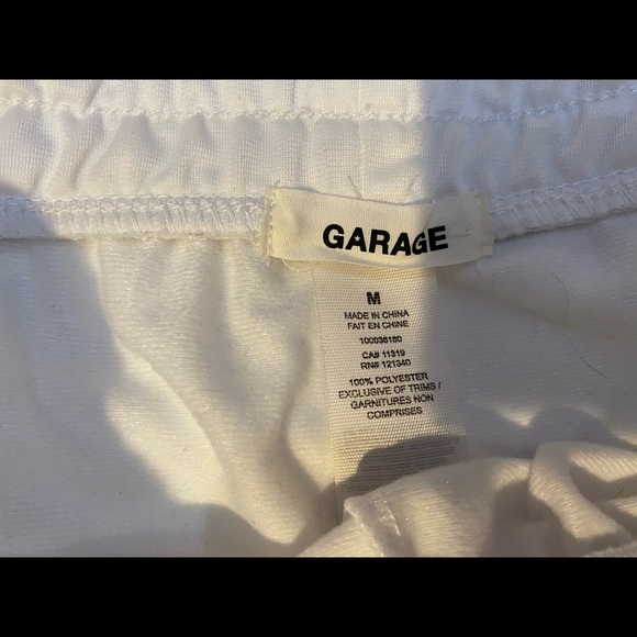 Snappy pants ! - Picture 2 of 3